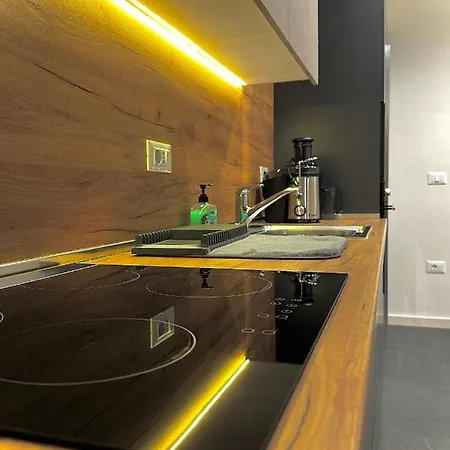 Charming And Bright Center Apartament Apartmán Tirana