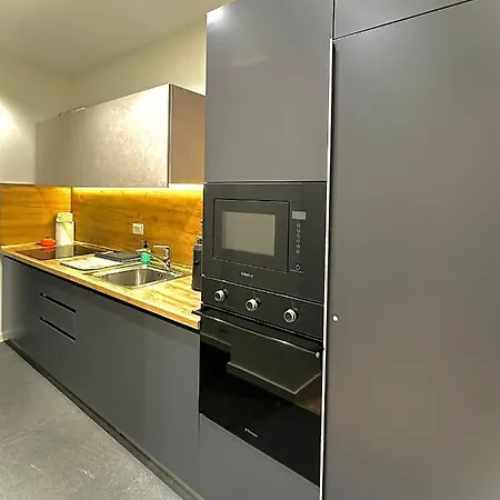 Daire Charming And Bright Center